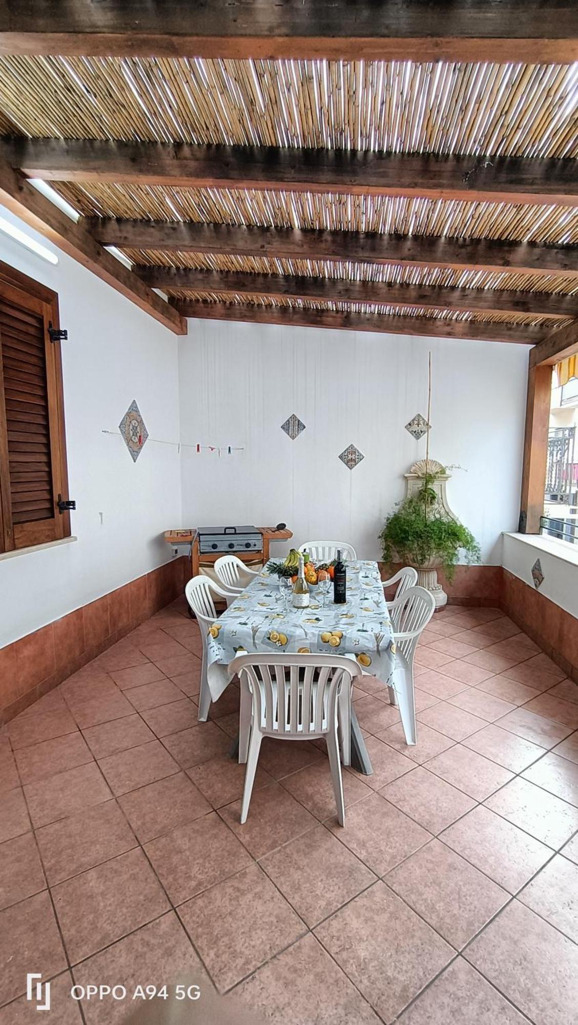 Casa Vita In Centro Balestrate Exterior photo